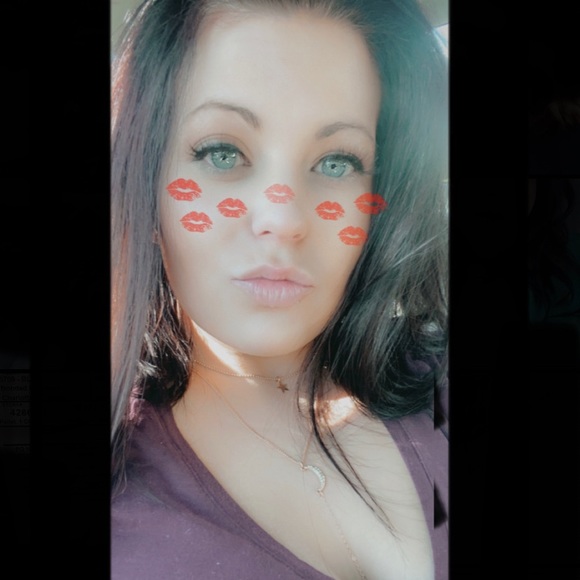 Meet your Posher, Hannah - Picture 7 of 7